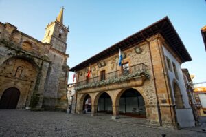 SÉJOURNEZ À COMILLAS ET PROFITEZ D’UNE VISITE GRATUITE DE LA VILLE ET DU CAPRICHO DE GAUDÍ.